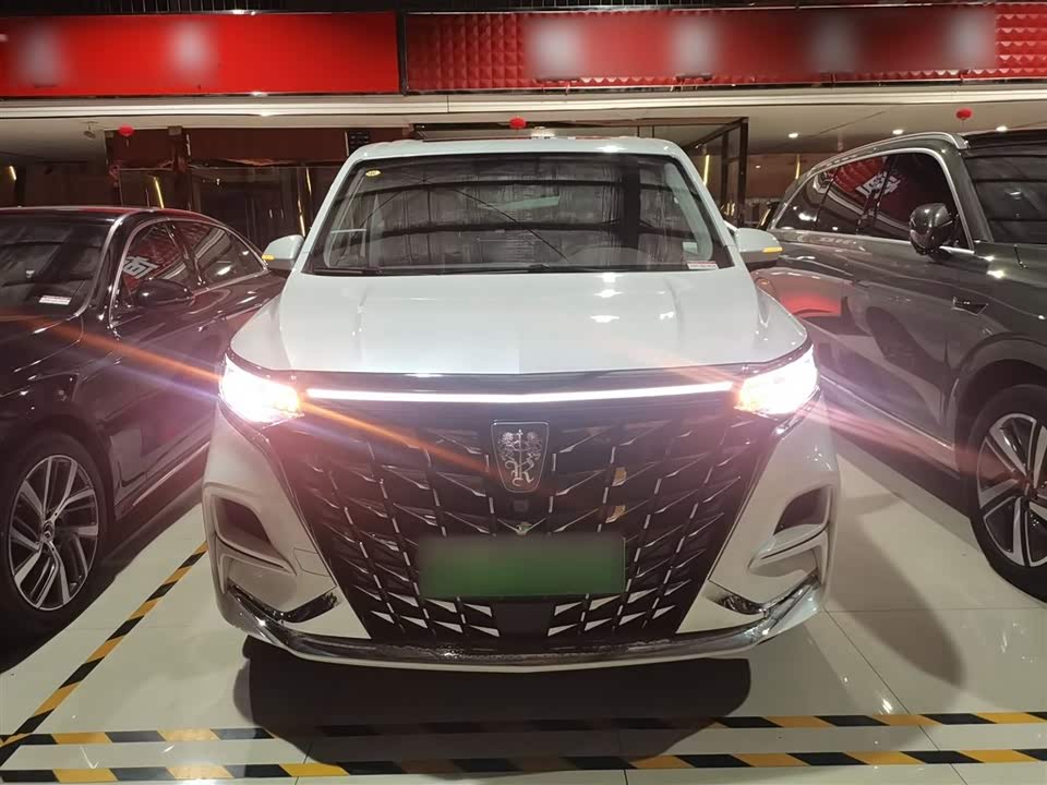 Roewe iMAX8