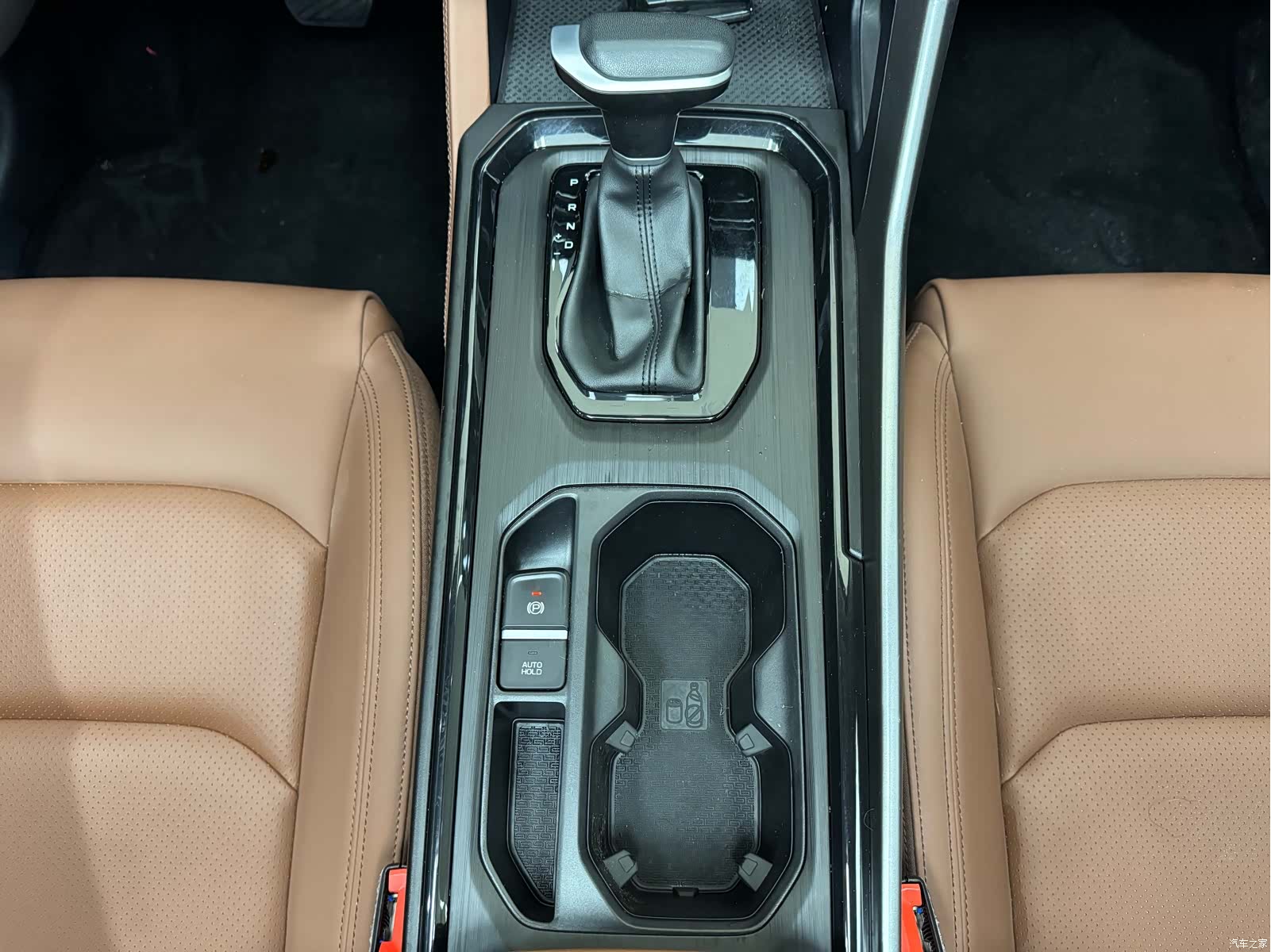 Geely X6, 2024 24