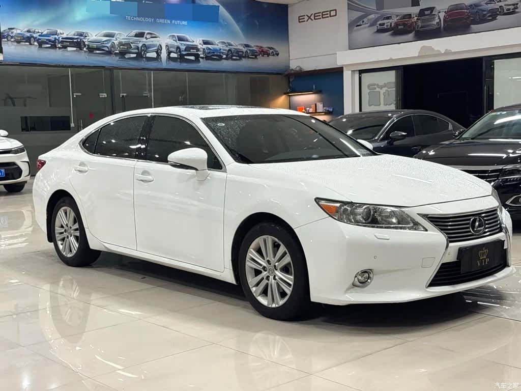 Lexus ES, 2015 3