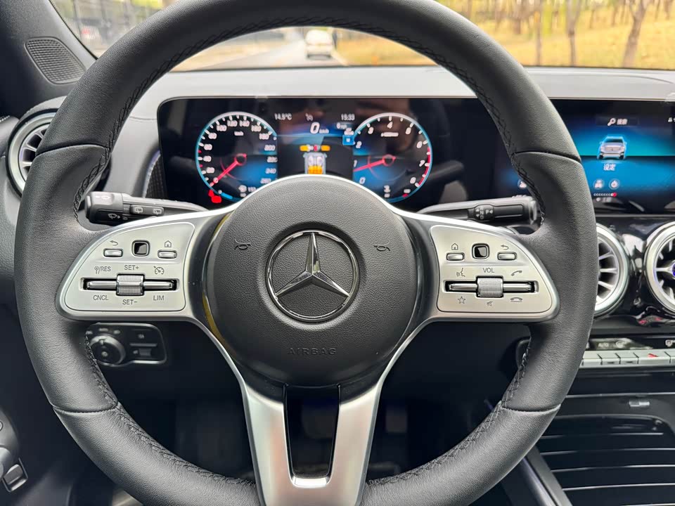 Mercedes-Benz GLB