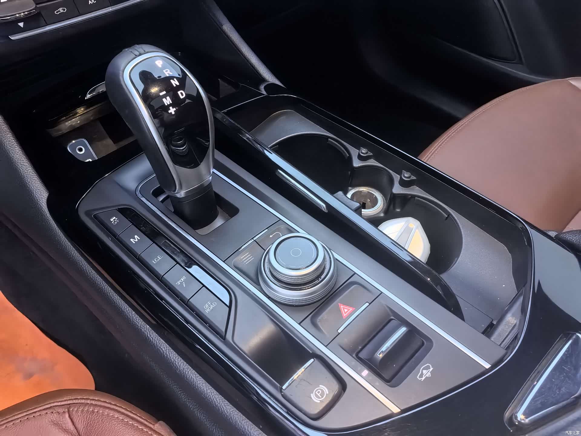 Maserati Levante, 2018 13