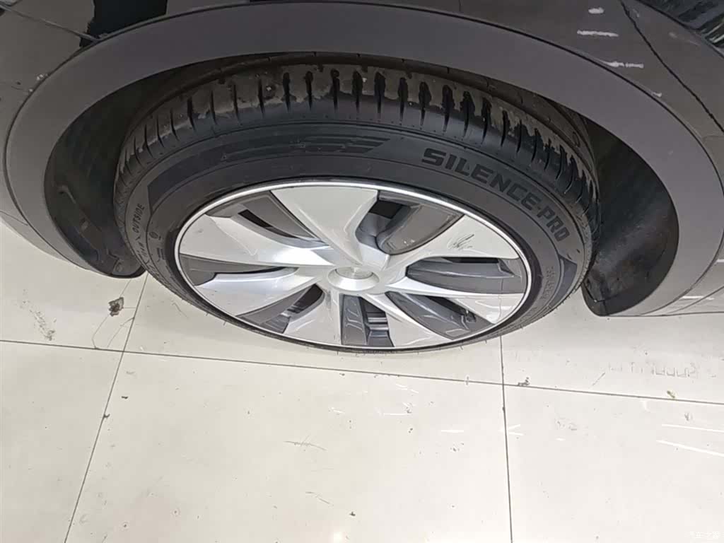Tesla Model Y, 2023 23
