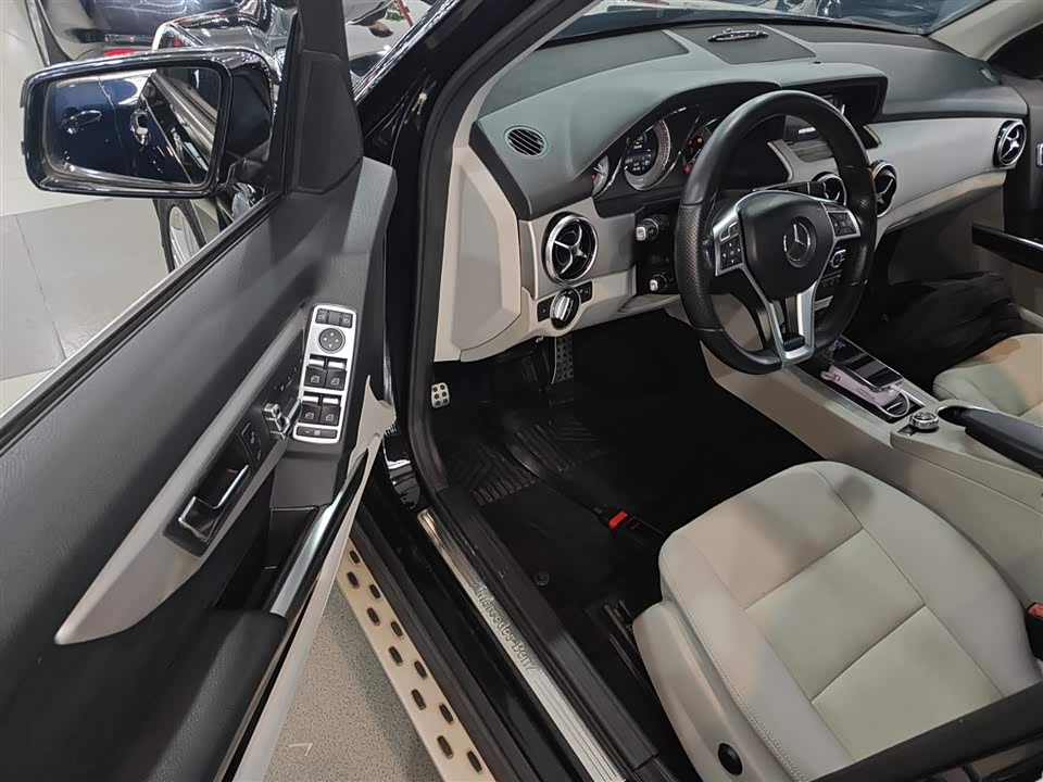 Mercedes-Benz GLK class