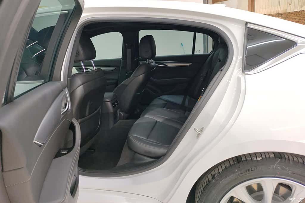 Cadillac CT5, 2023 11