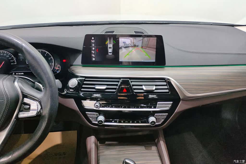 BMW 5 Series, 2018 13