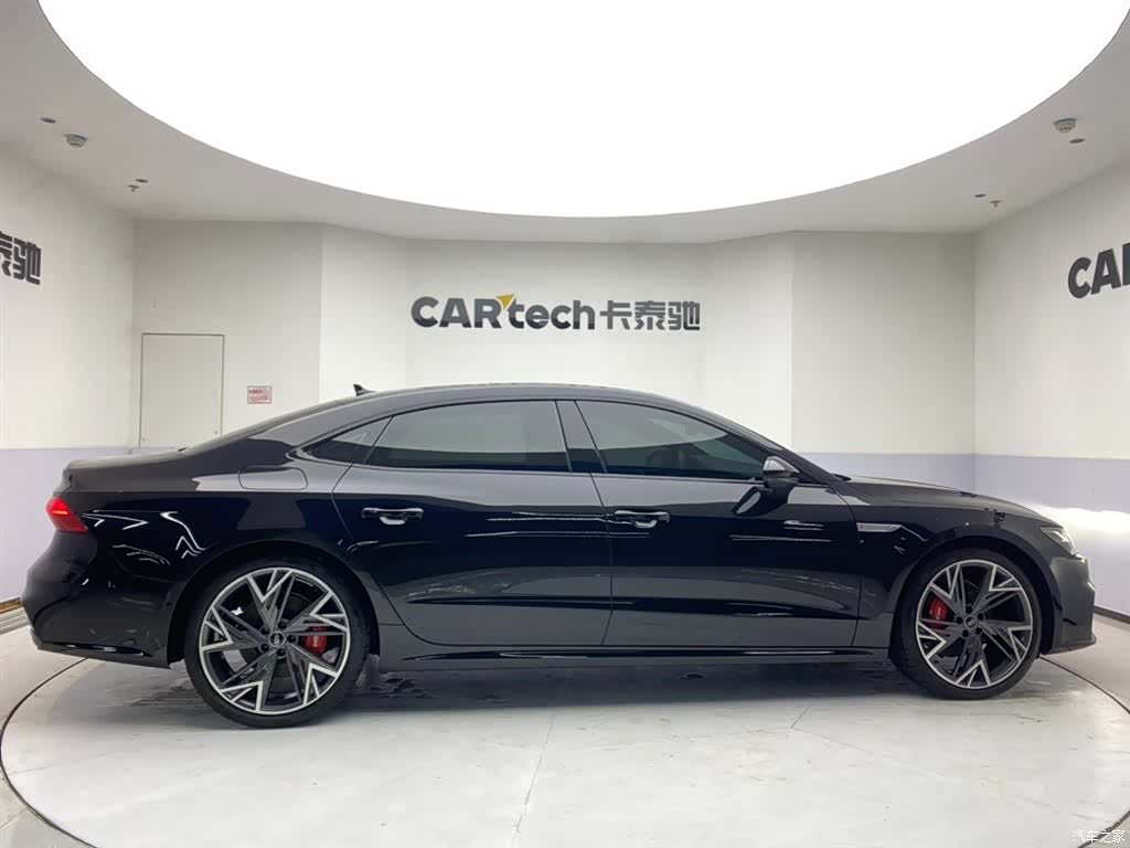 Audi A7L, 2023 все фото