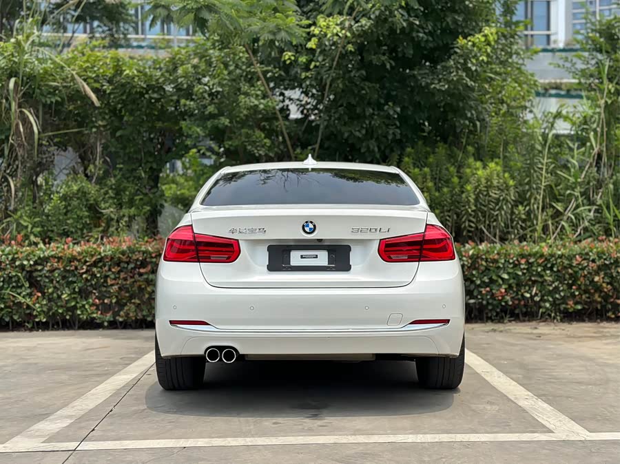 BMW 3 Series 2017, фото 19