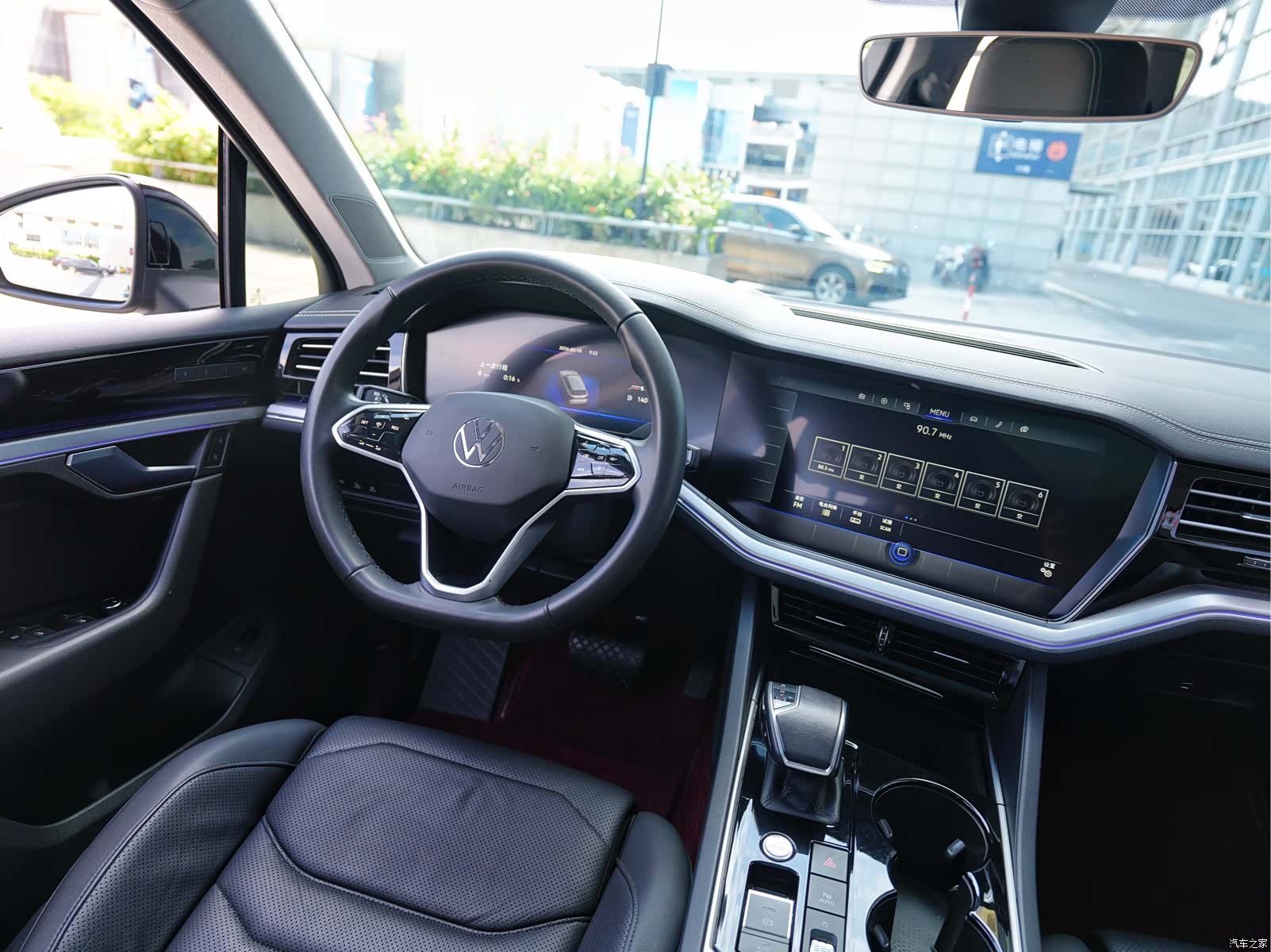Volkswagen Touareg, 2023 9