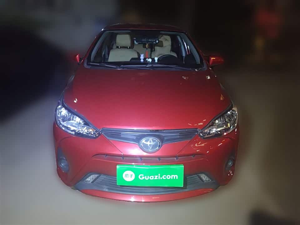 Toyota YARiS L to enjoy