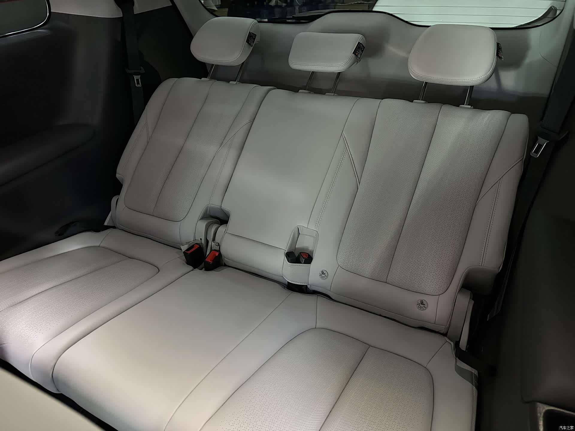 Buick GL8, 2025 10
