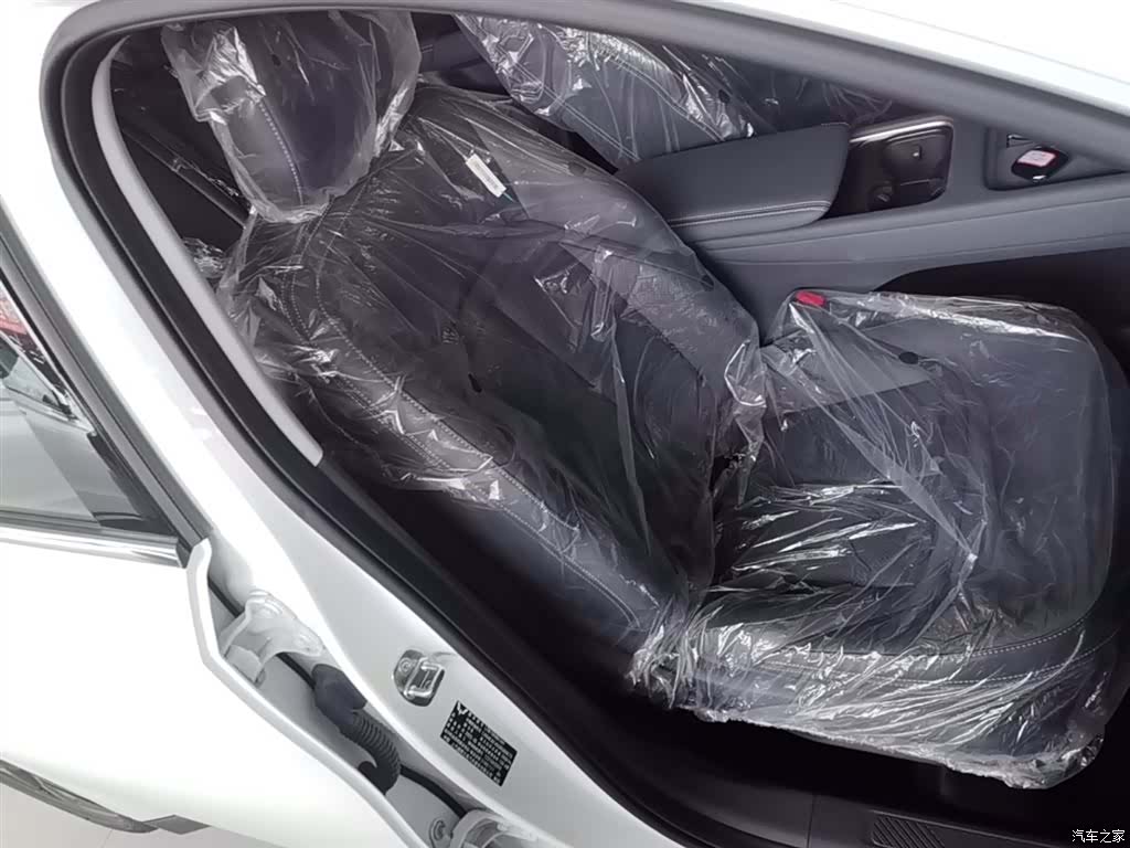 Wuling Starlight, 2026 25