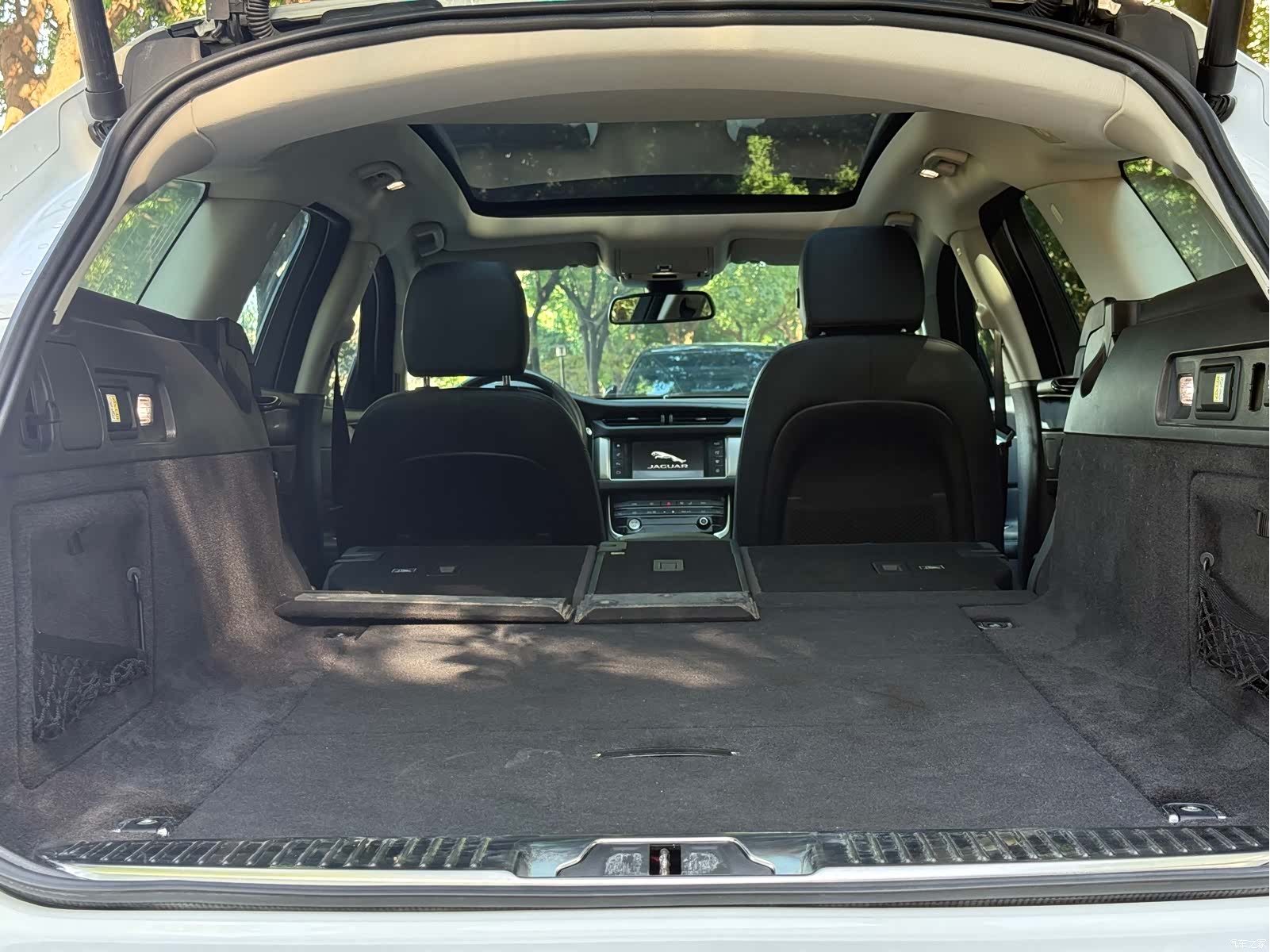 Jaguar XF, 2019 8