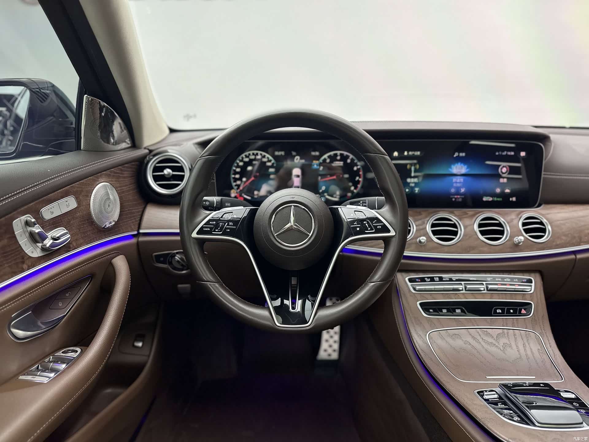 Mercedes-Benz E-Class, 2023 9