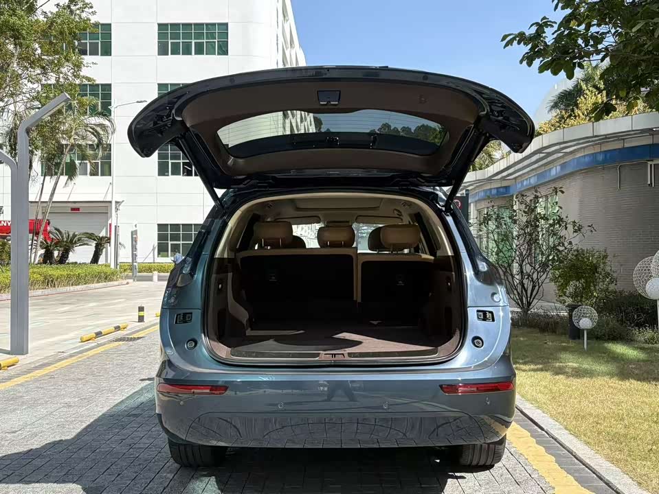 AITO Ask the world M7