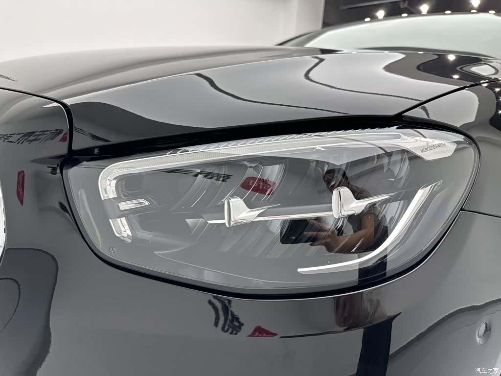 Mercedes-Benz E-Class, 2022 29