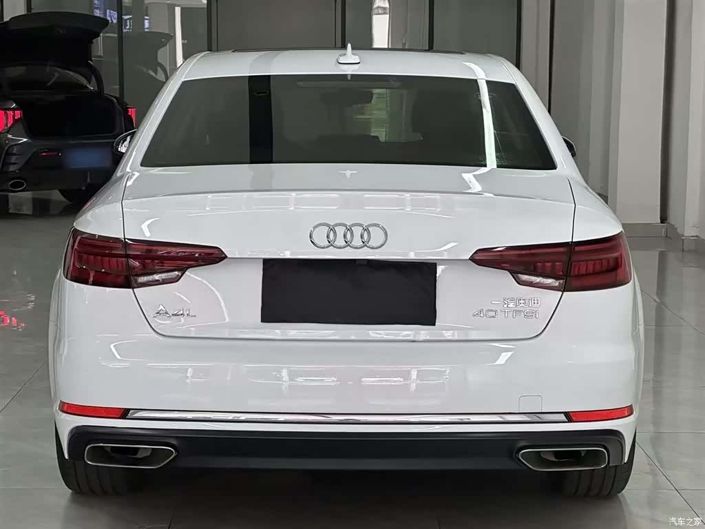 Audi A4L, 2019 14