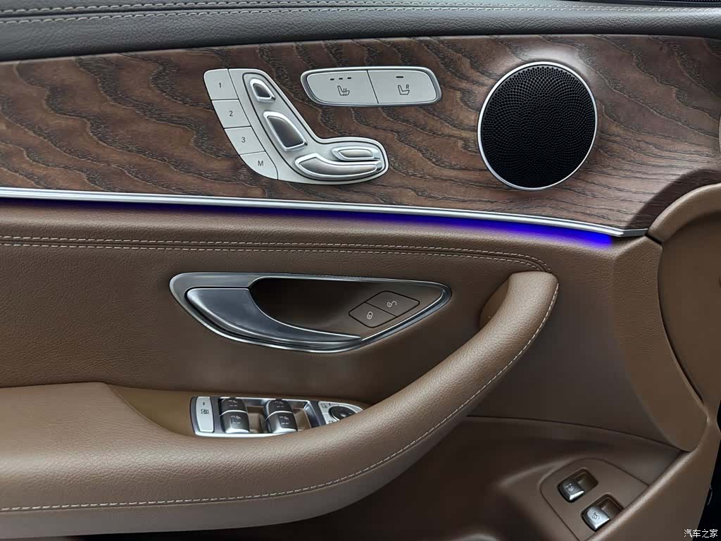 Mercedes-Benz E-Class, 2022 26