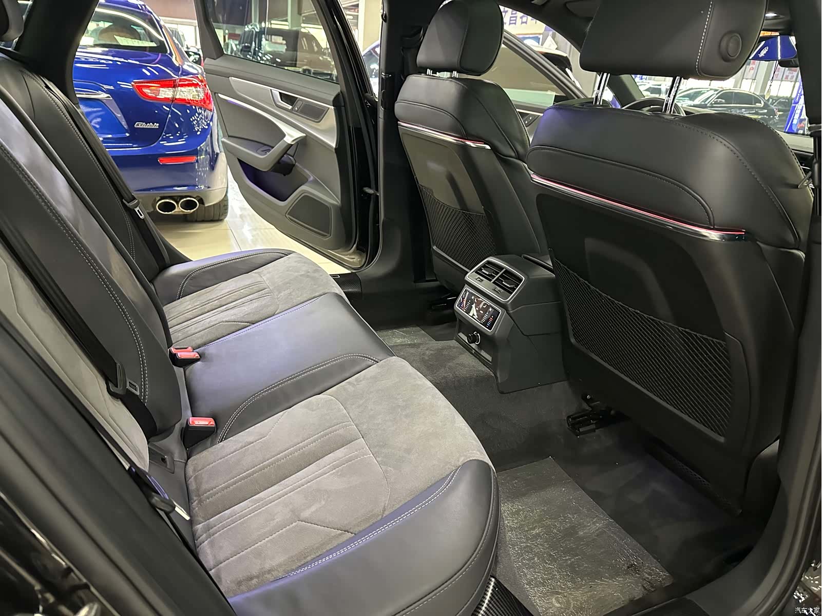 Audi A6L, 2022 10