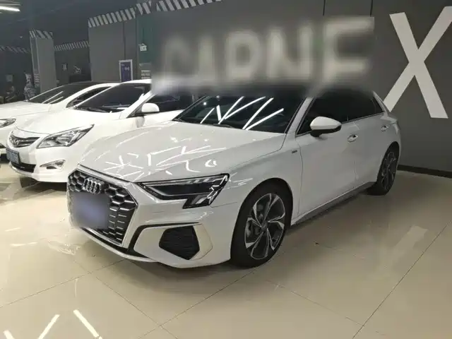 Audi A3 2022 — купить из Китая под заказ