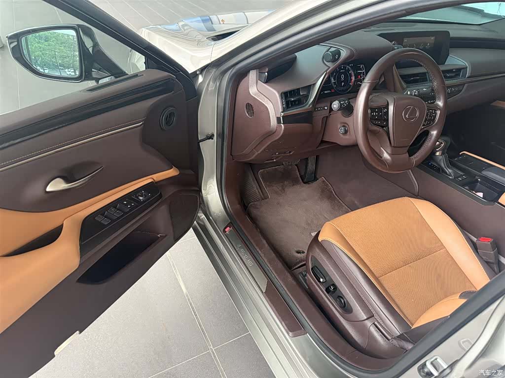 Lexus ES, 2021 12