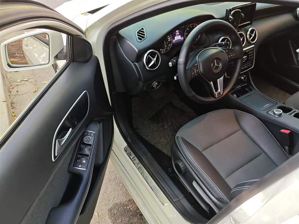 Mercedes-Benz Class A Mercedes-Benz Class A