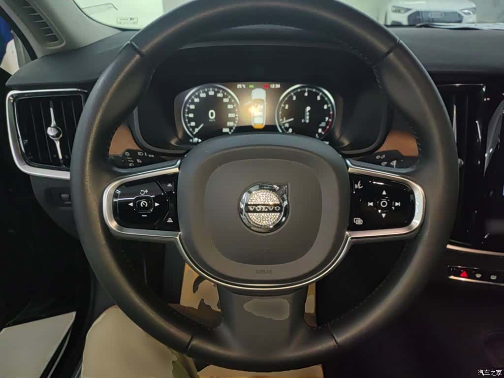 Volvo S90, 2019 11