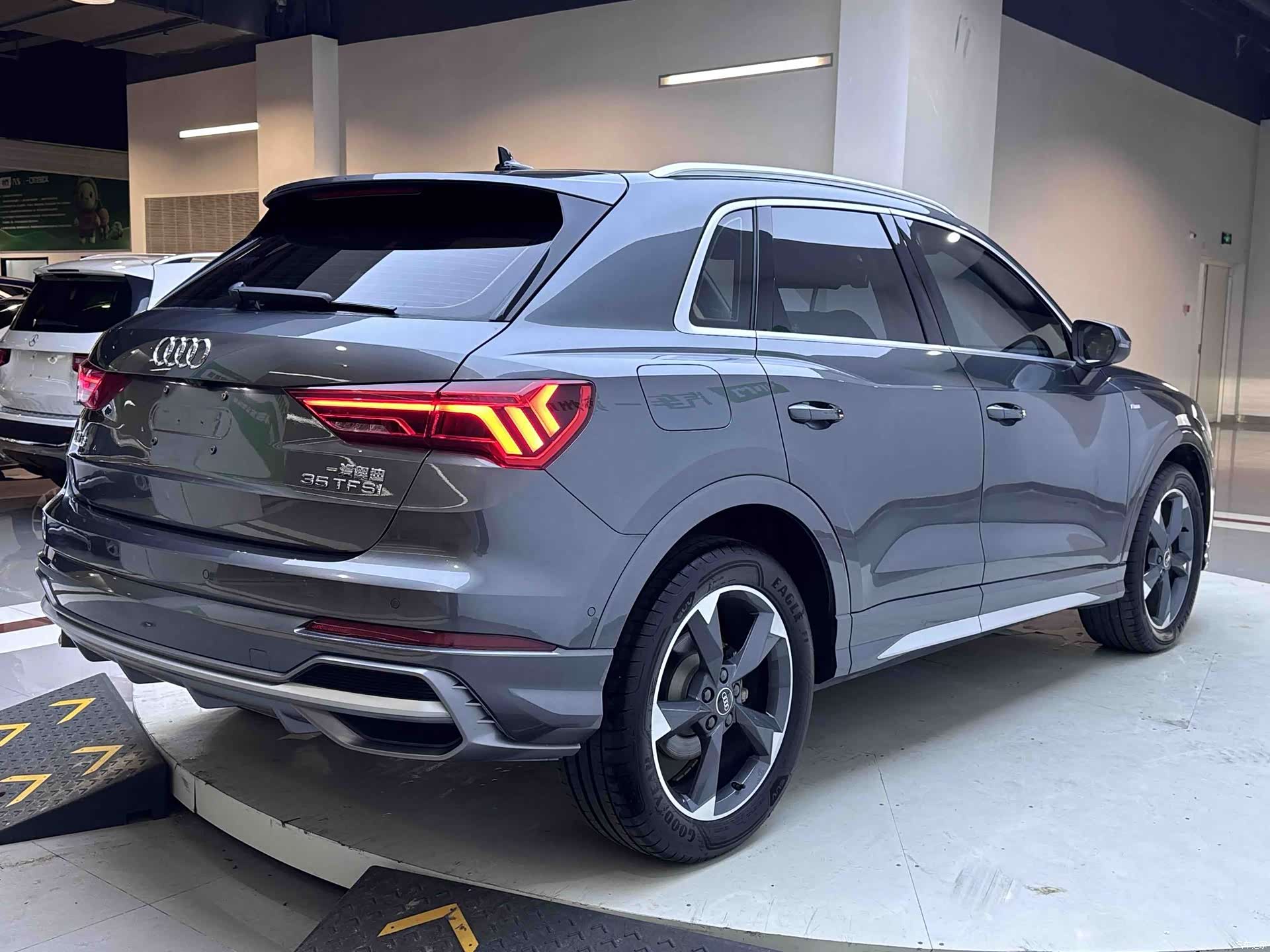 Audi Q3, 2022 6
