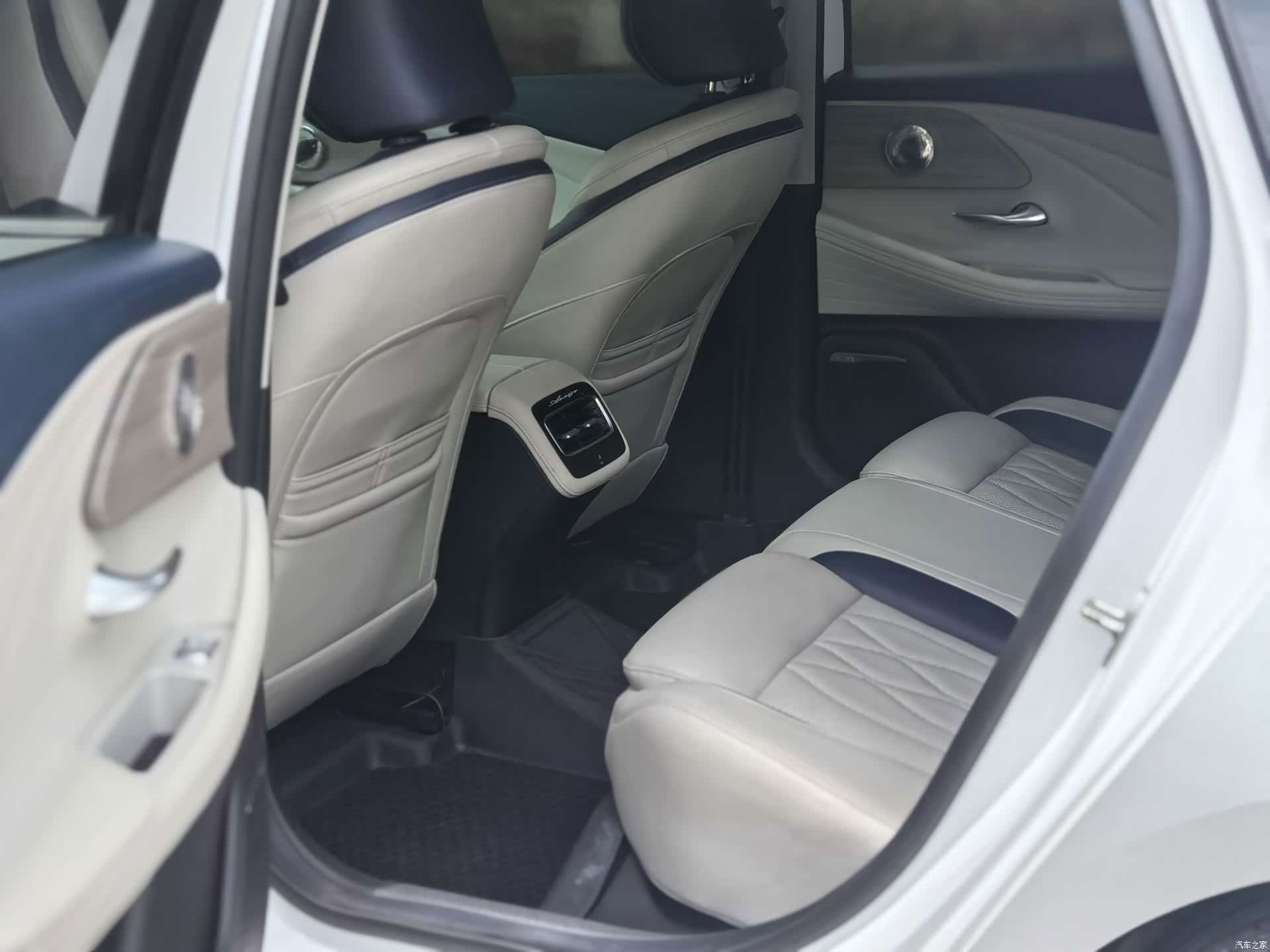 Chery Arrizo 8, 2023 10