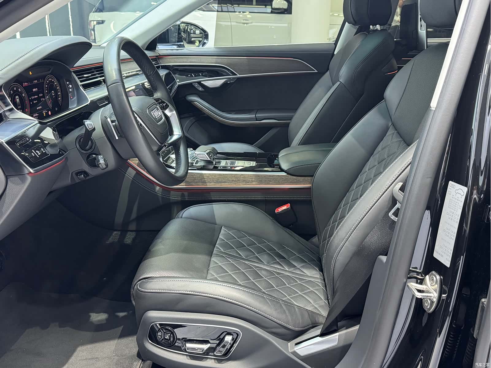 Audi A8L, 2024 13