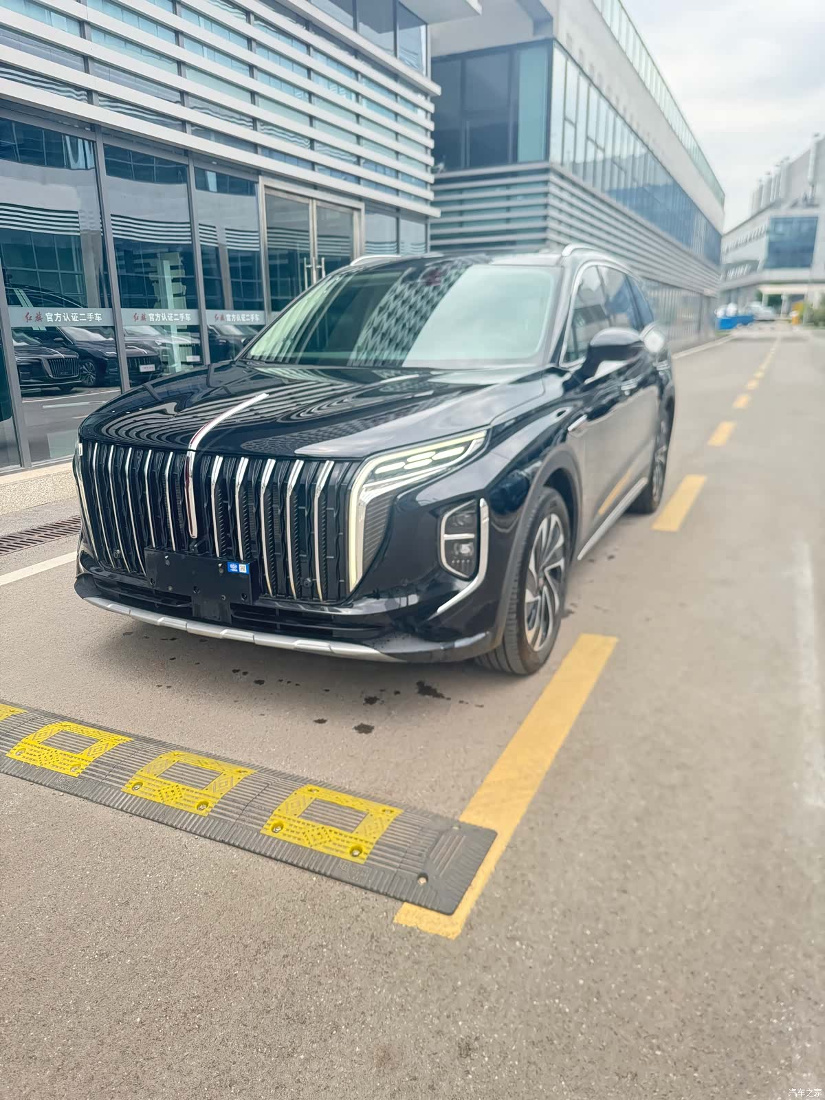 Hongqi HS7, 2024 1