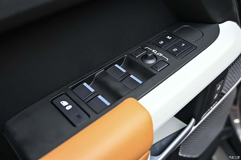Land Rover Defender, 2024 24