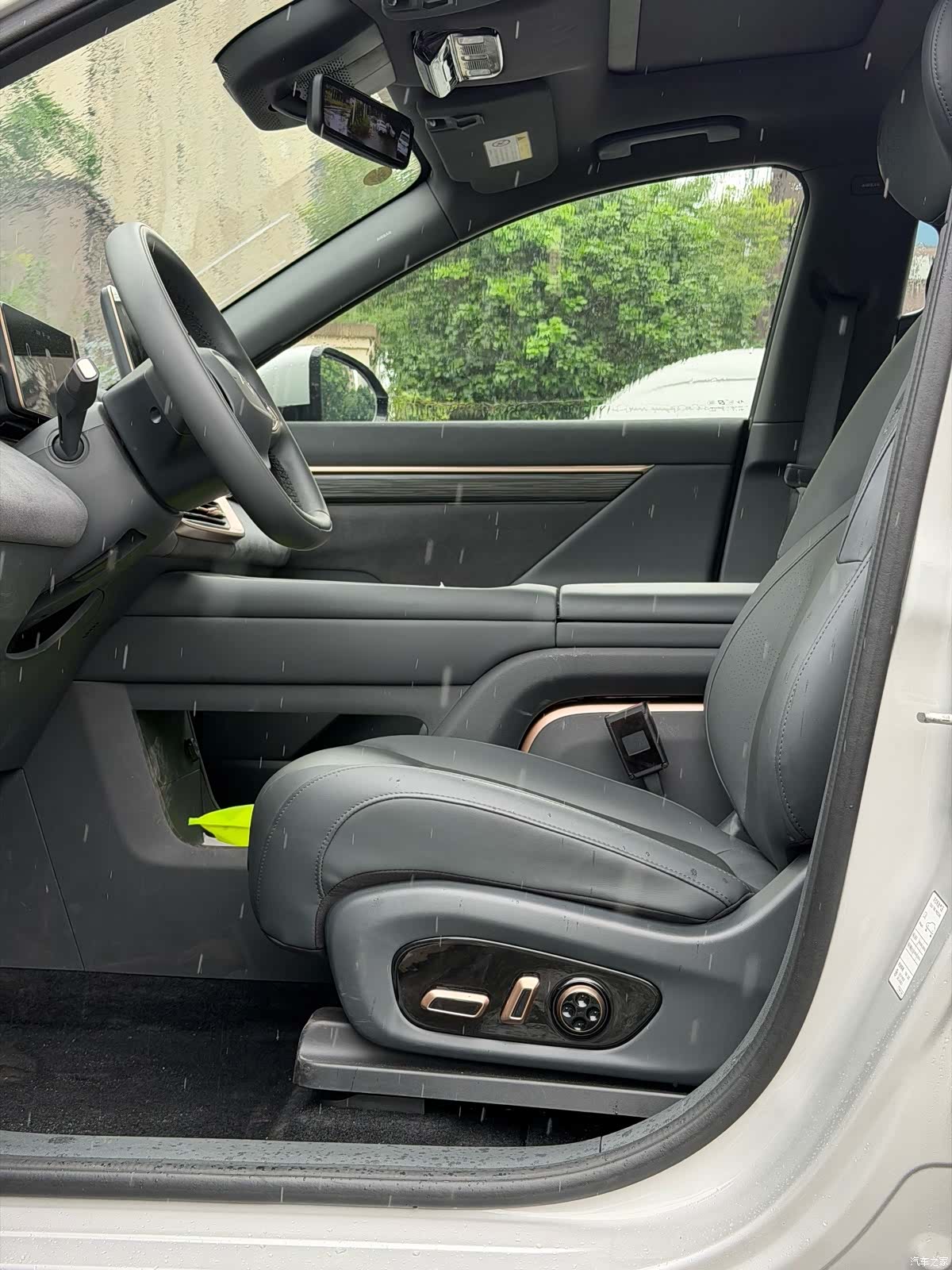 DongFeng eπ008, 2025 4