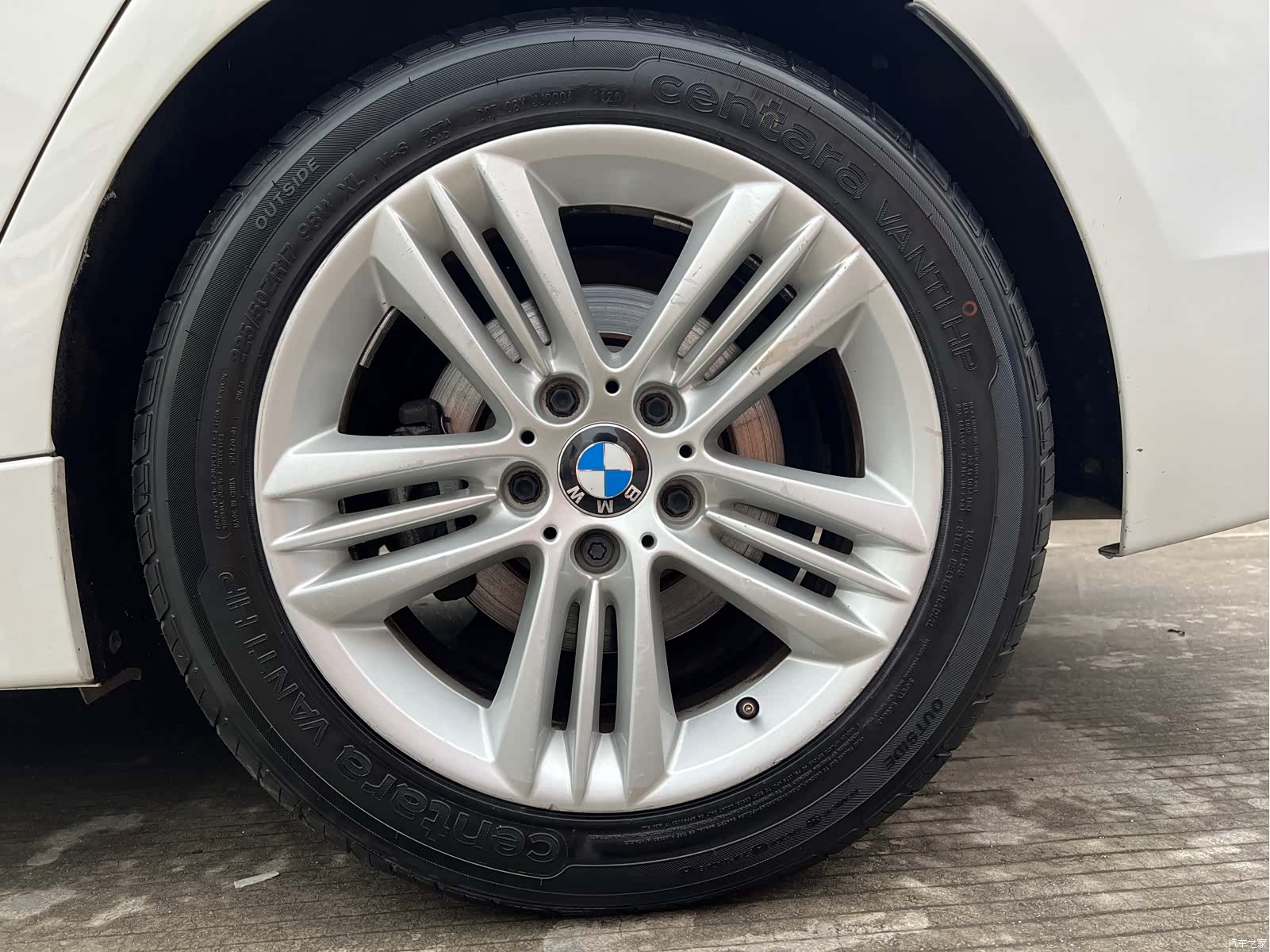BMW 3 Series, 2016 16