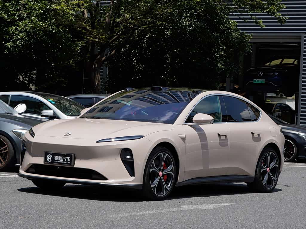 NIO ET5