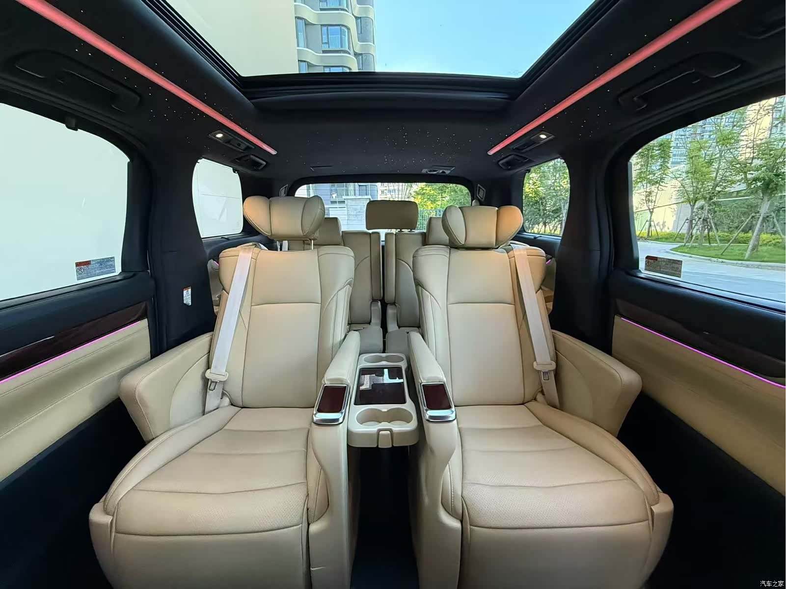 Toyota Alphard, 2017 9
