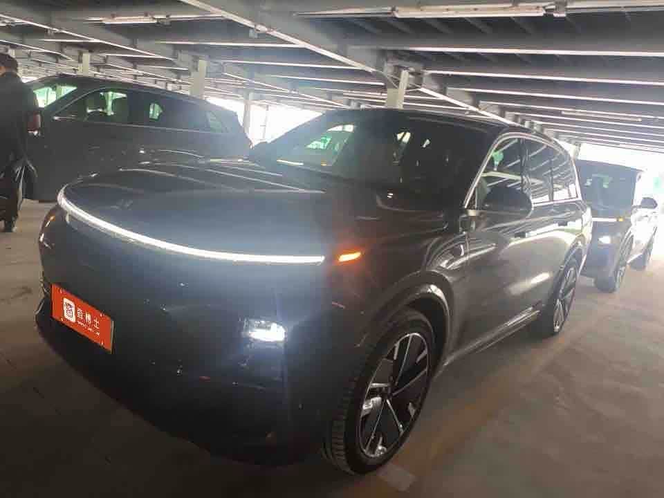 Li Auto L8