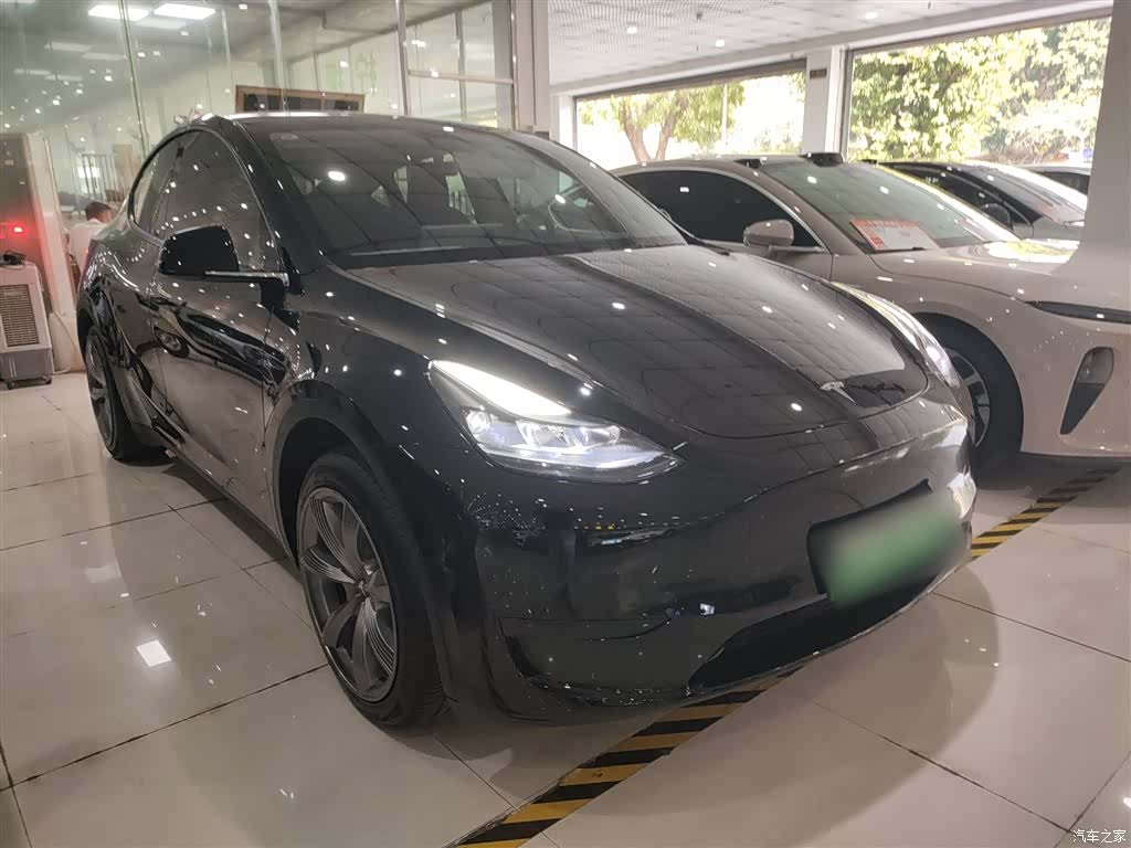 Tesla Model Y, 2024 19