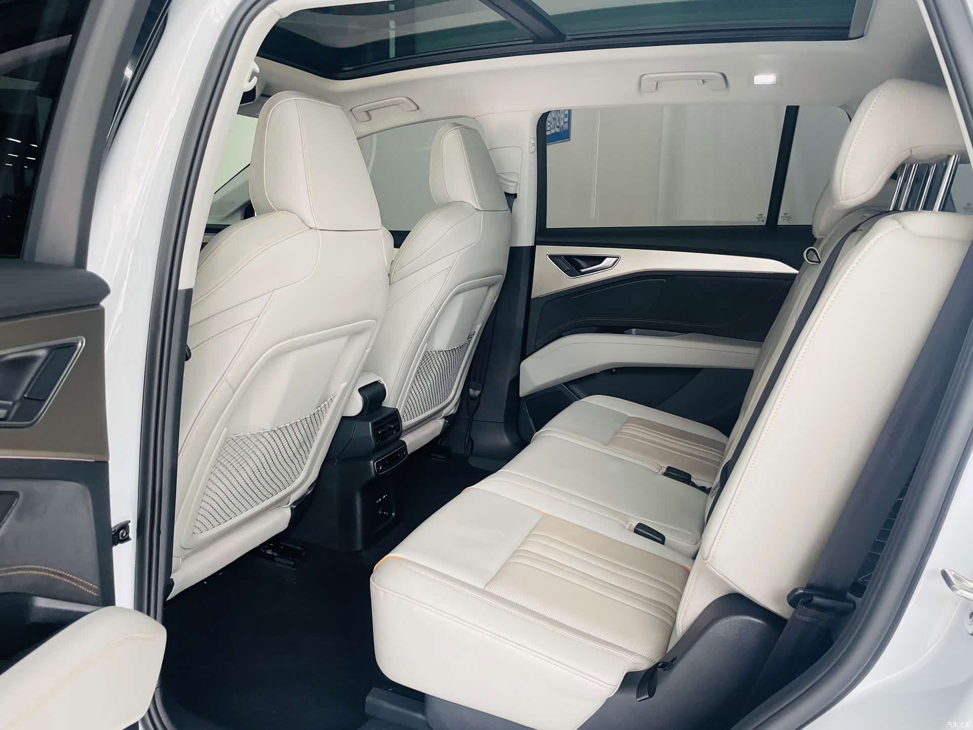 Audi Q5 e-tron, 2023 10