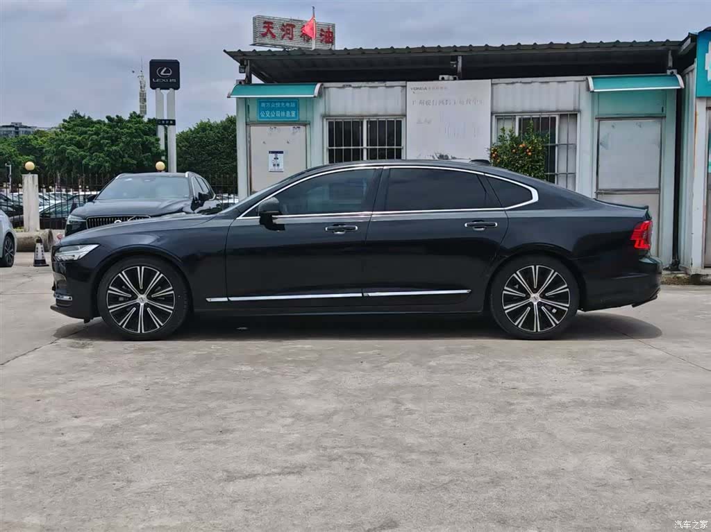 Volvo S90, 2023 все фото