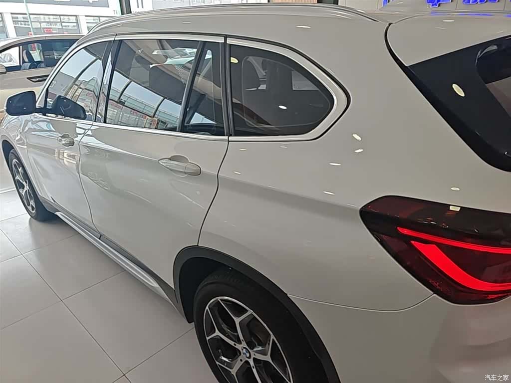 BMW X1, 2018 все фото