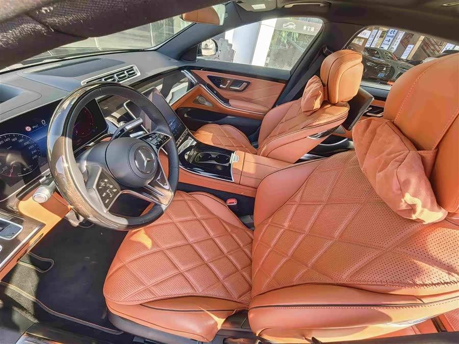Mercedes-Benz Maybach S-Class 2024, фото 4