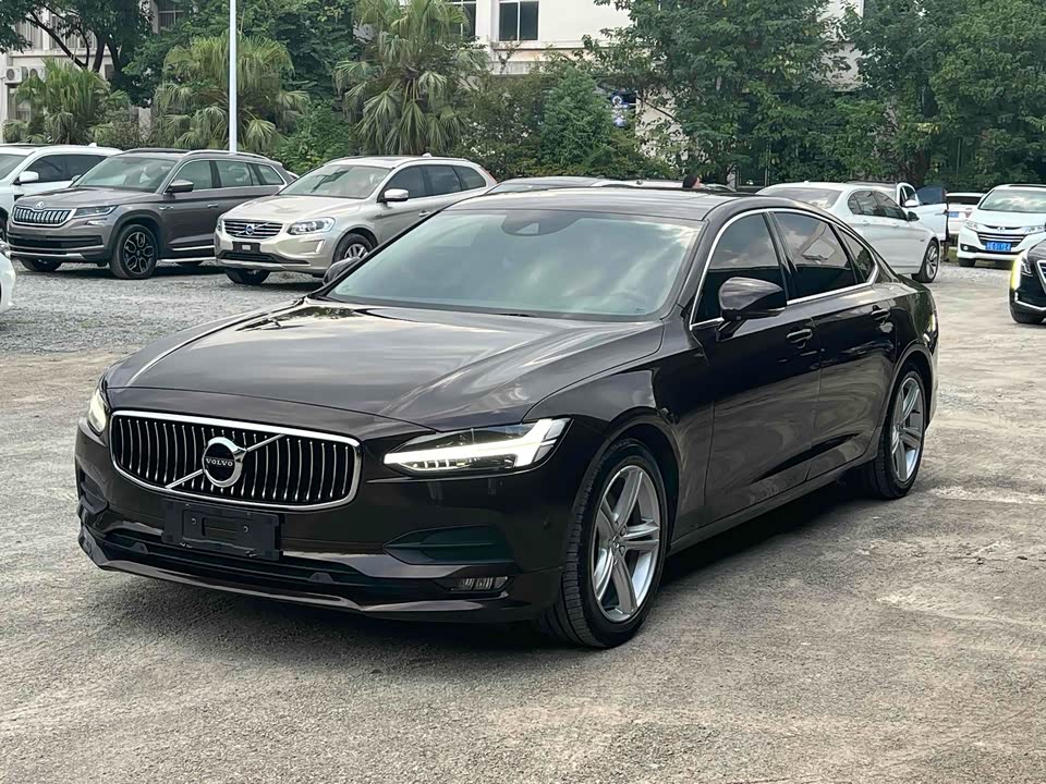 Volvo S90