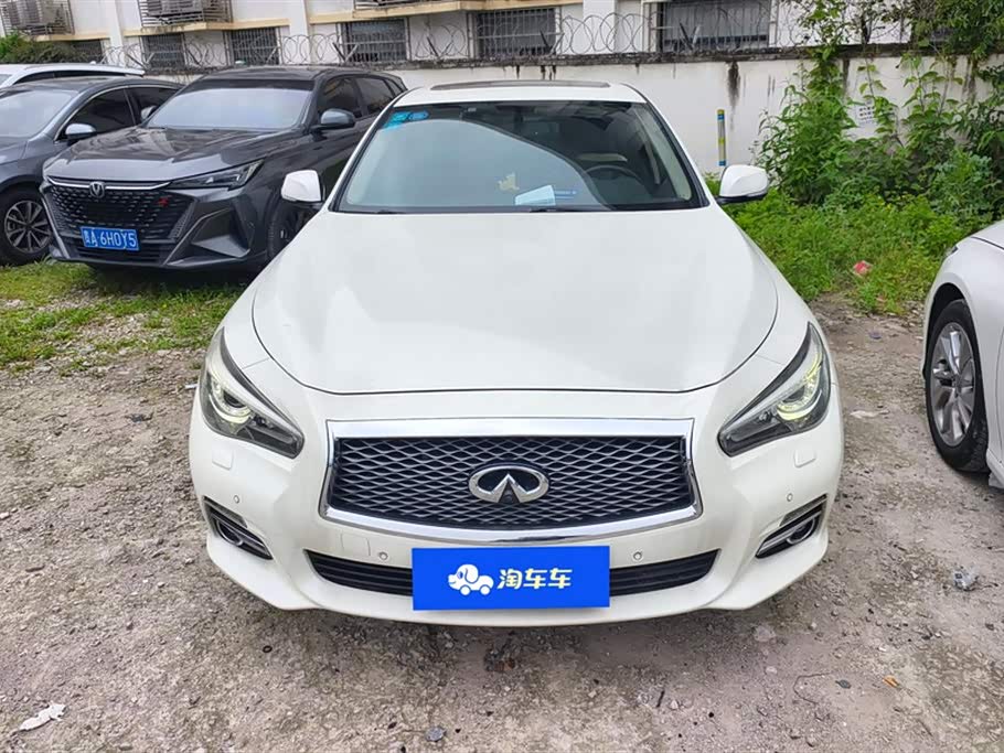 Infiniti Q50L
