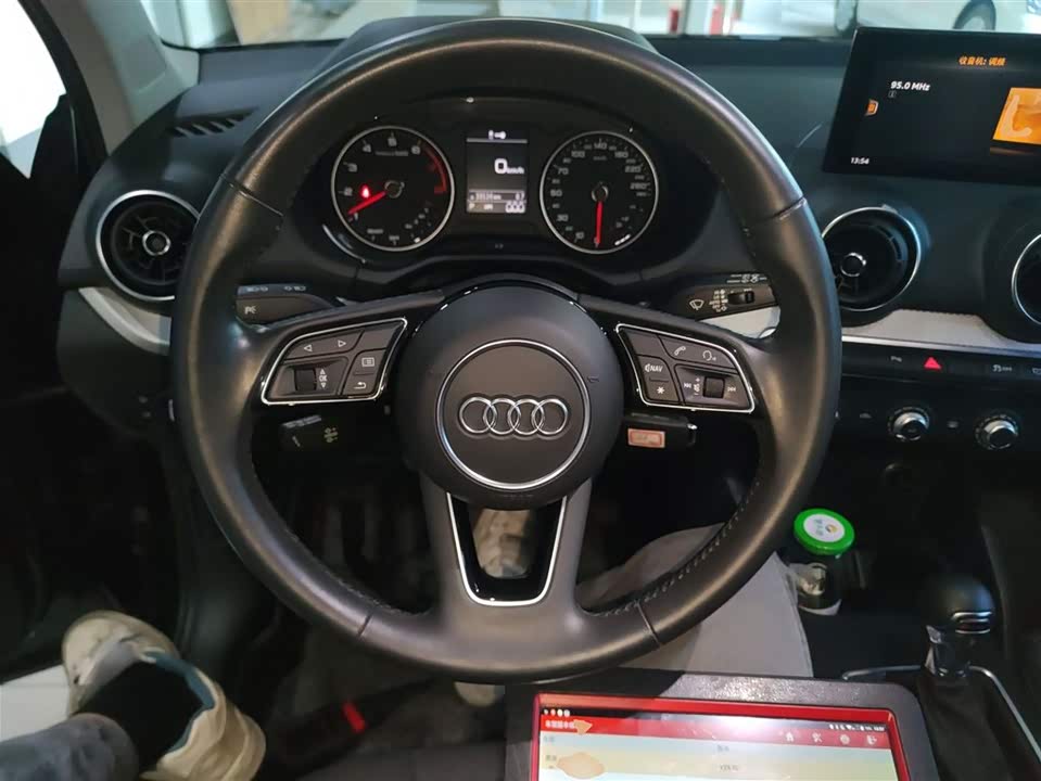 Audi Q2L