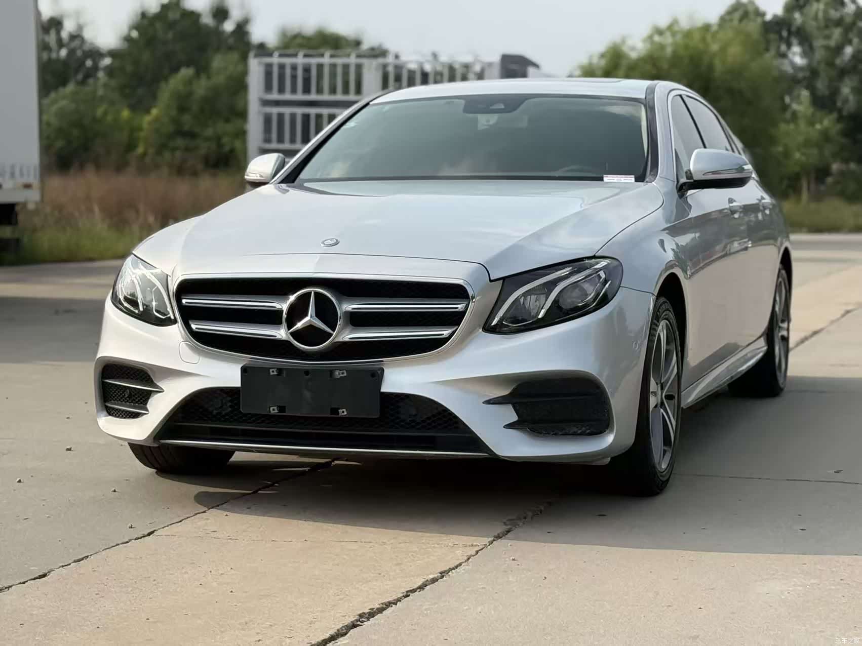 Mercedes-Benz E-Class, 2017 1