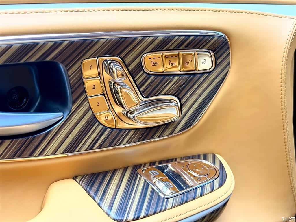 Mercedes-Benz V-Class, 2024 17