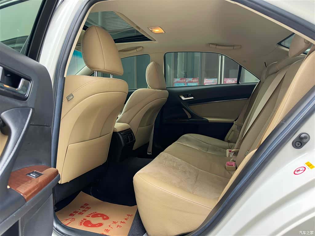 Toyota 2.5V, 2016 13