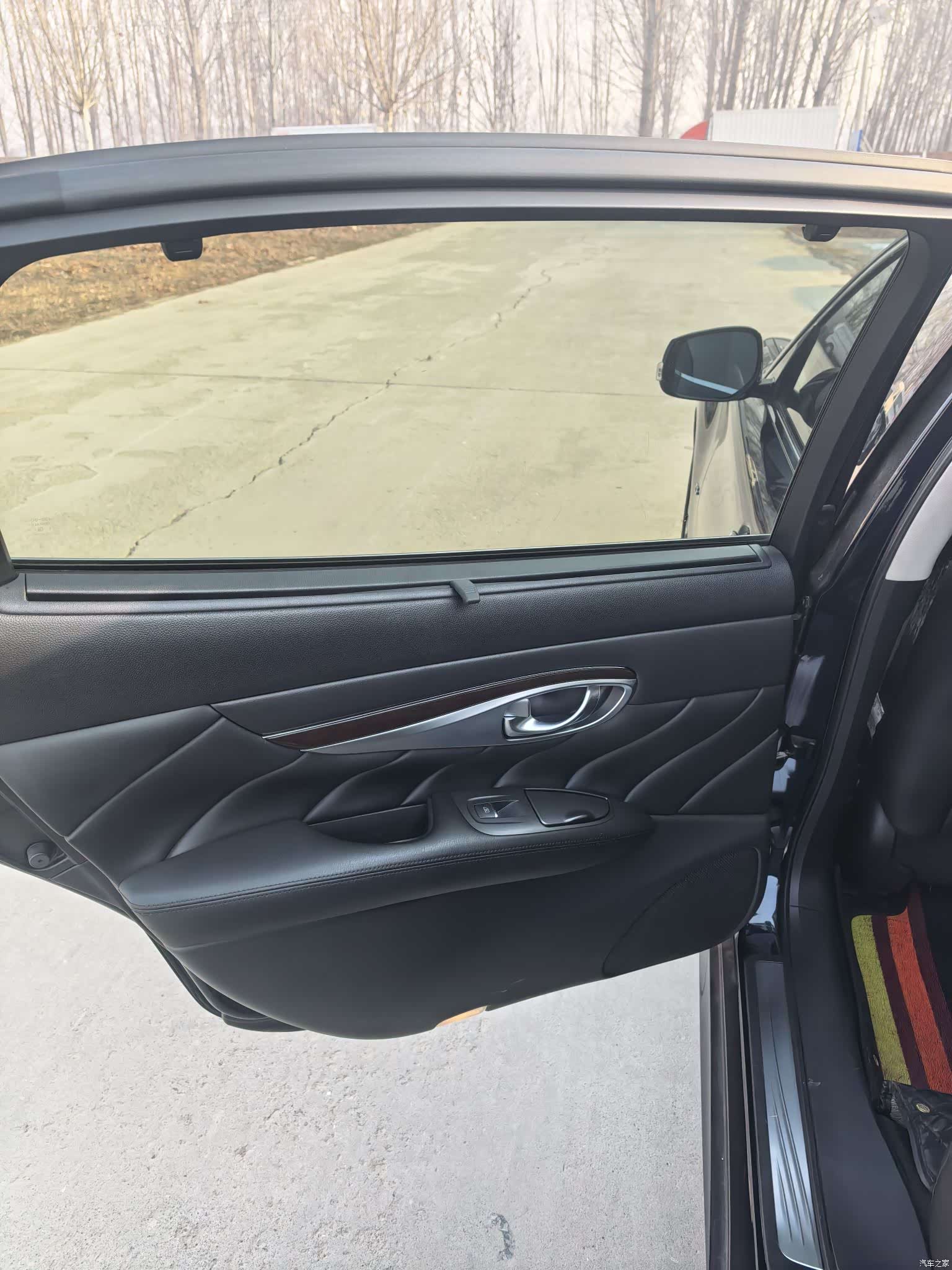 Infiniti Q70, 2018 11