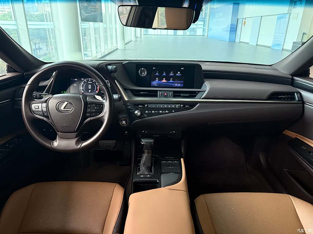 Lexus ES, 2021 13