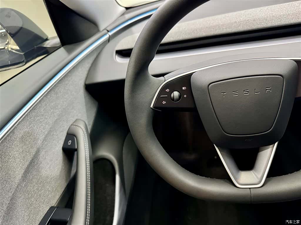 Tesla Model 3, 2024 23